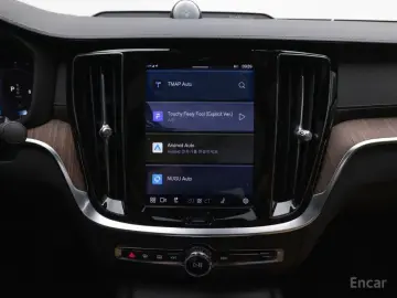 2023 Volvo S60 с пробегом 11 801 км