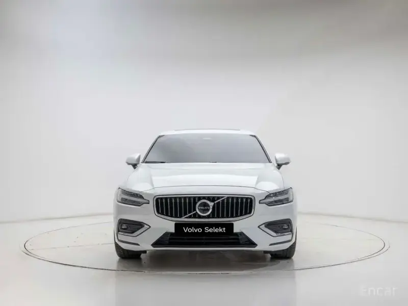 2024 Volvo S60 с пробегом 10 198 км