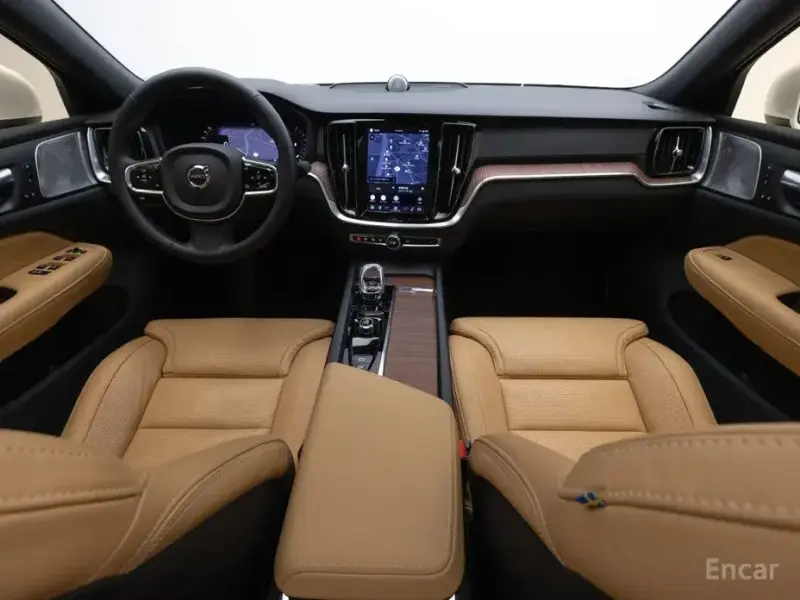 2024 Volvo S60 с пробегом 10 198 км