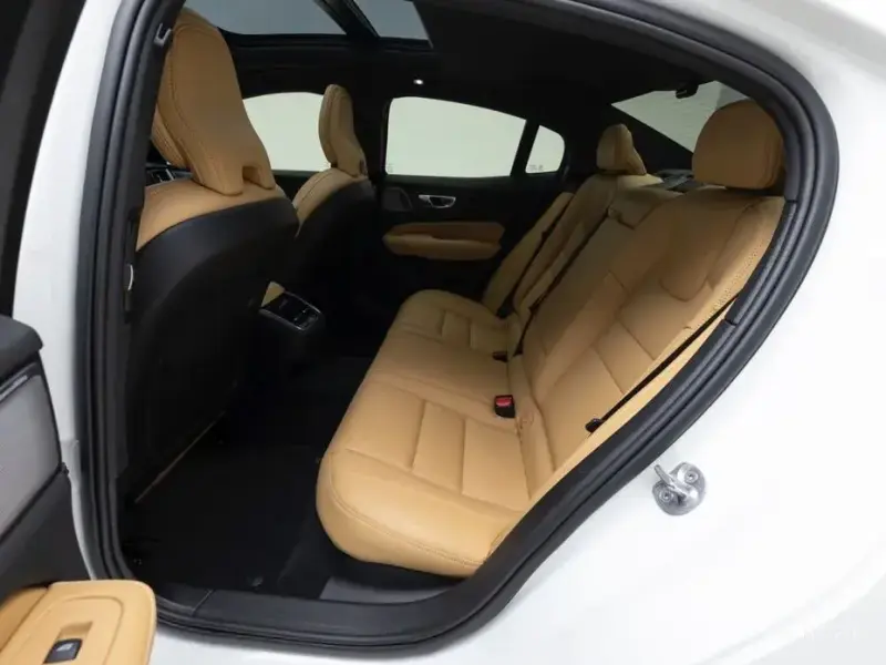 2024 Volvo S60 с пробегом 10 198 км