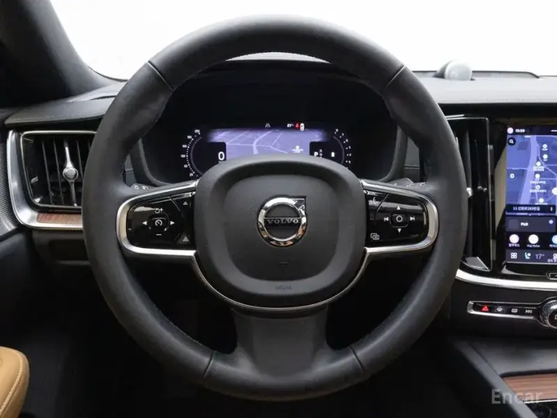 2024 Volvo S60 с пробегом 10 198 км