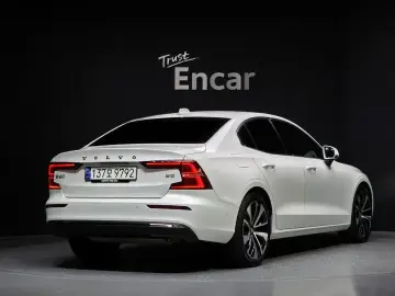 2023 Volvo S60 с пробегом 39 169 км