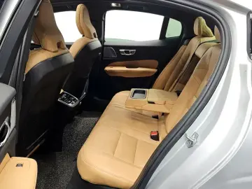 2021 Volvo S60 с пробегом 16 674 км