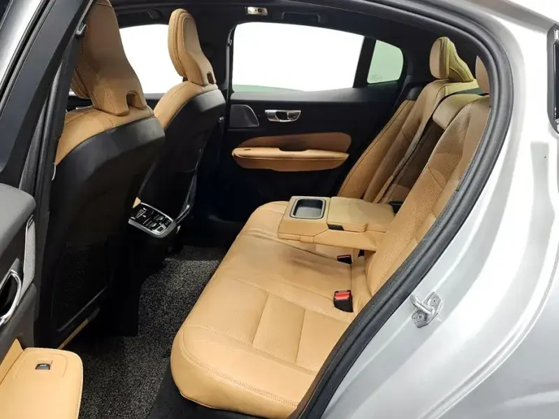 2021 Volvo S60 с пробегом 16 674 км
