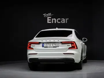 2023 Volvo S60 с пробегом 39 169 км
