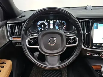 2021 Volvo S60 с пробегом 16 674 км