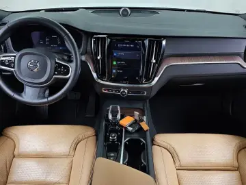 2023 Volvo S60 с пробегом 39 169 км