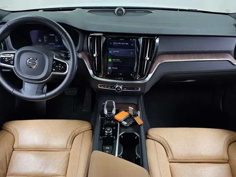 2023 Volvo S60 с пробегом 39 169 км