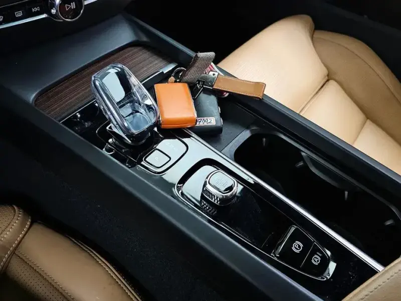 2023 Volvo S60 с пробегом 39 169 км