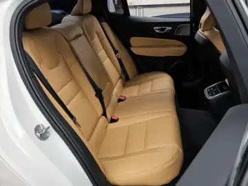 2023 Volvo S60 с пробегом 39 169 км