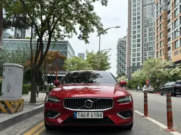 2021 Volvo S60 с пробегом 13 226 км