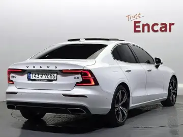 2021 Volvo S60 с пробегом 81 088 км
