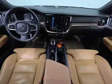 2021 Volvo S60 с пробегом 81 088 км