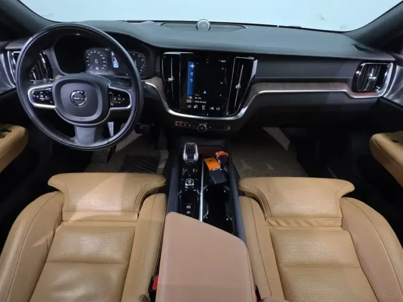 2021 Volvo S60 с пробегом 81 088 км