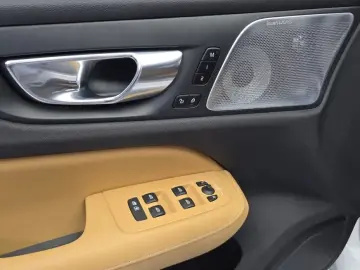 2021 Volvo S60 с пробегом 81 088 км
