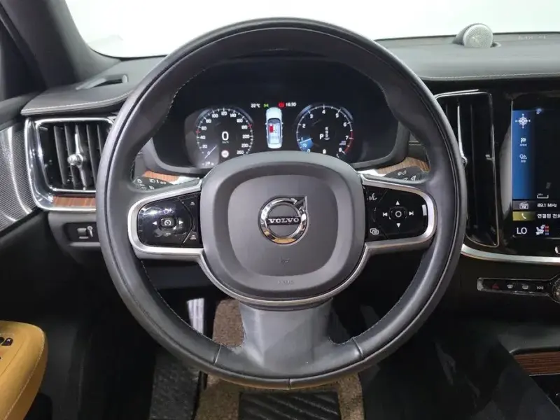2021 Volvo S60 с пробегом 81 088 км