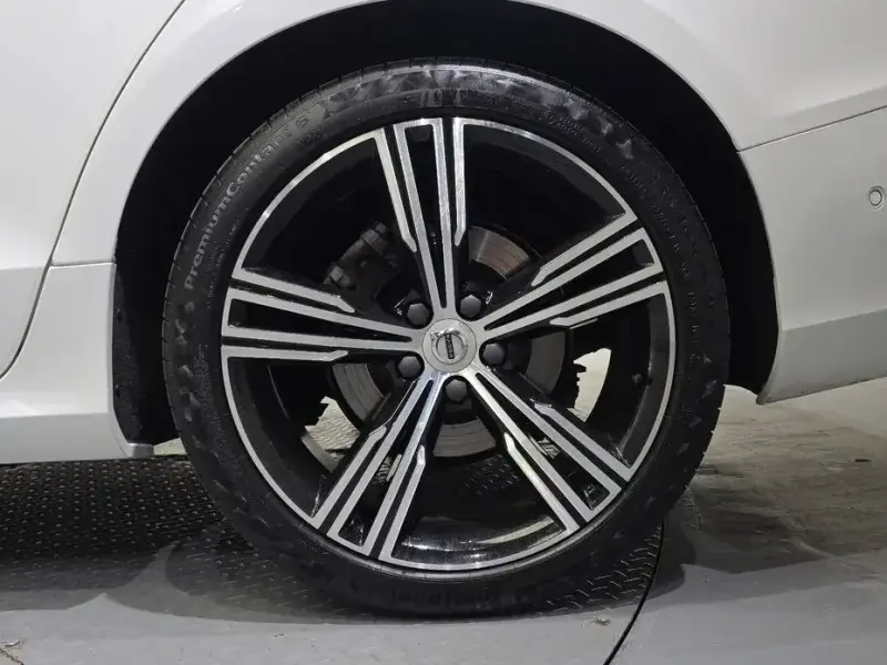 2021 Volvo S60 с пробегом 81 088 км