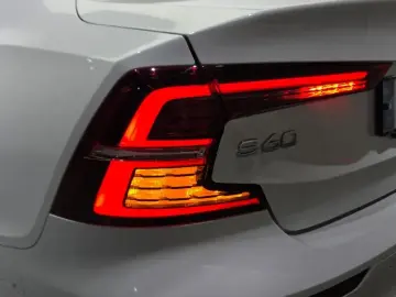 2021 Volvo S60 с пробегом 81 088 км
