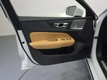 2021 Volvo S60 с пробегом 81 088 км