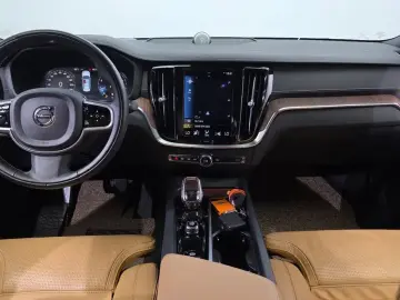 2021 Volvo S60 с пробегом 81 088 км