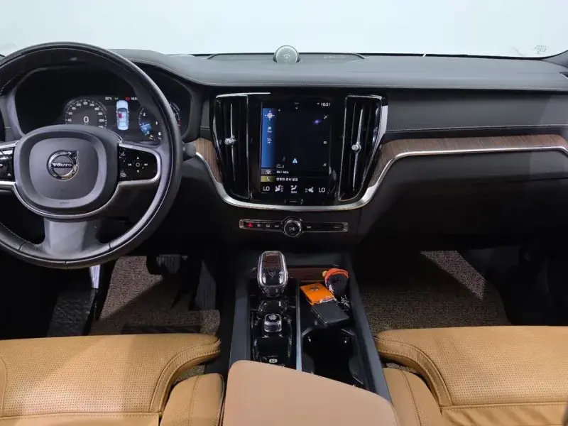 2021 Volvo S60 с пробегом 81 088 км