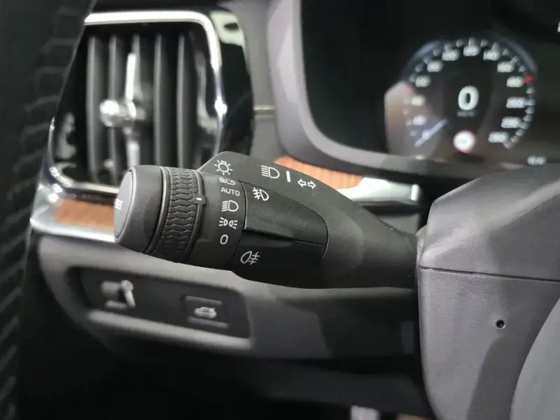 2021 Volvo S60 с пробегом 81 088 км