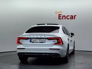 2021 Volvo S60 с пробегом 73 808 км