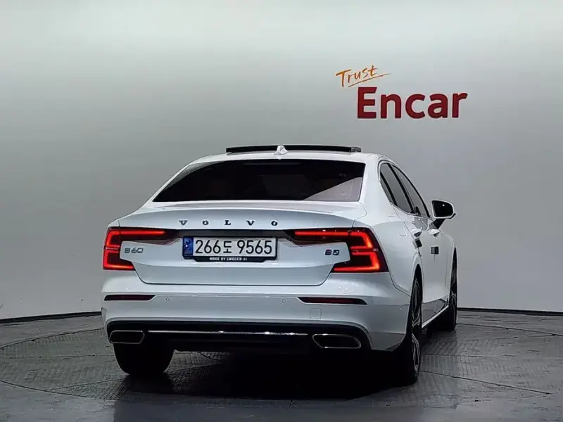 2021 Volvo S60 с пробегом 73 808 км