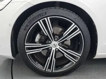 2021 Volvo S60 с пробегом 73 808 км