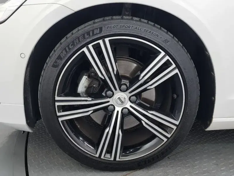 2021 Volvo S60 с пробегом 73 808 км