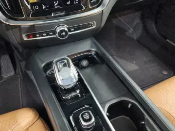 2021 Volvo S60 с пробегом 73 808 км
