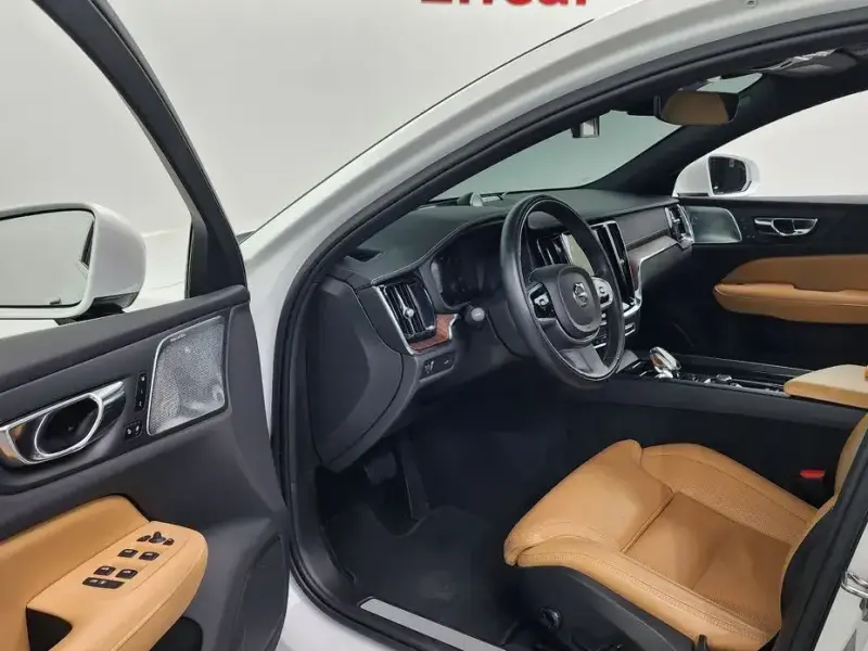 2021 Volvo S60 с пробегом 73 808 км