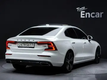 2019 Volvo S60 с пробегом 45 961 км