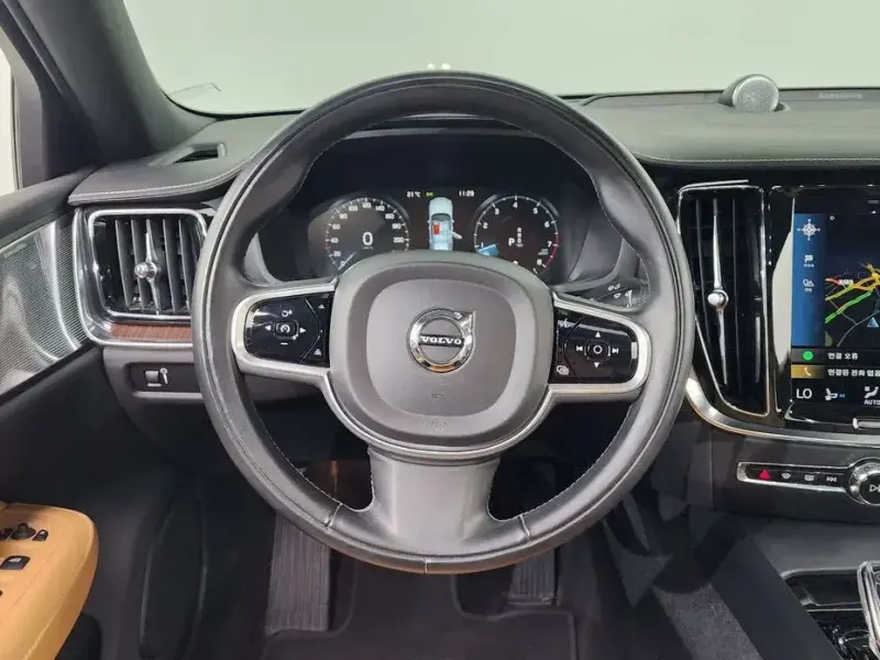 2021 Volvo S60 с пробегом 73 808 км