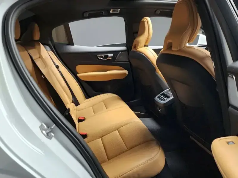 2019 Volvo S60 с пробегом 45 961 км