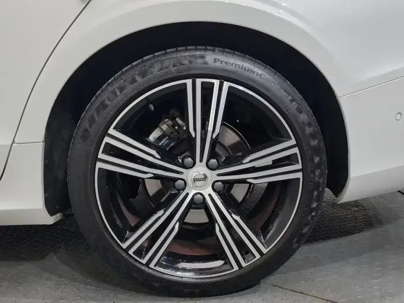 2021 Volvo S60 с пробегом 73 808 км