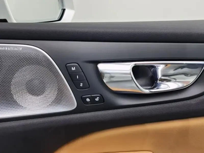 2021 Volvo S60 с пробегом 73 808 км