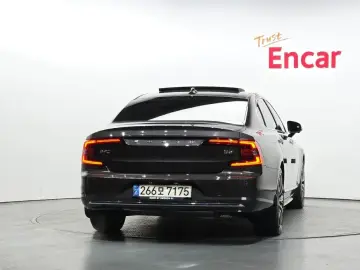 2022 Volvo S90 с пробегом 48 755 км