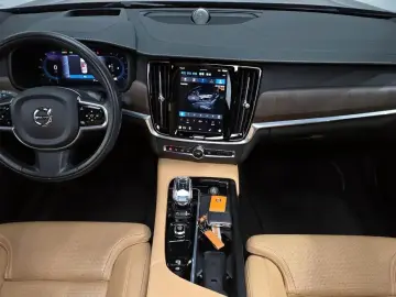 2022 Volvo S90 с пробегом 48 755 км