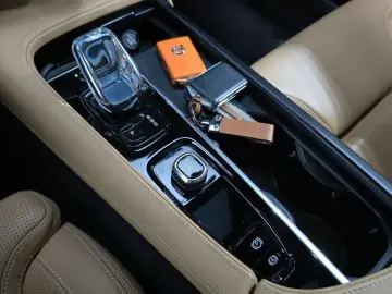 2022 Volvo S90 с пробегом 48 755 км