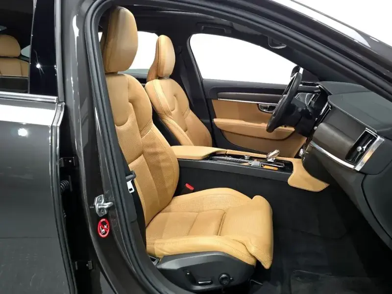 2022 Volvo S90 с пробегом 48 755 км