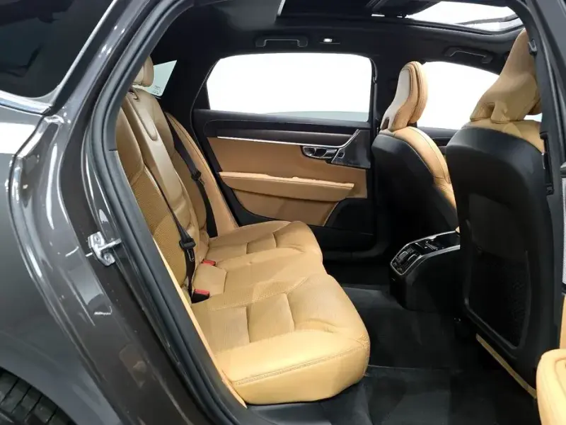 2022 Volvo S90 с пробегом 48 755 км