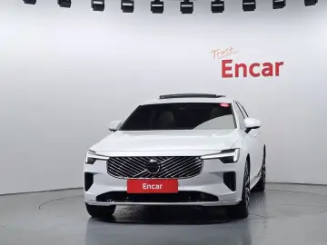 2025 Volvo S90 с пробегом 985 км