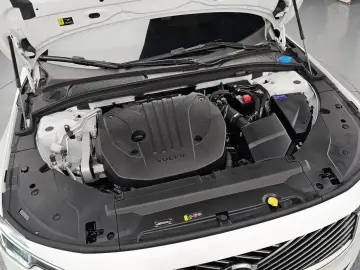 2025 Volvo S90 с пробегом 985 км