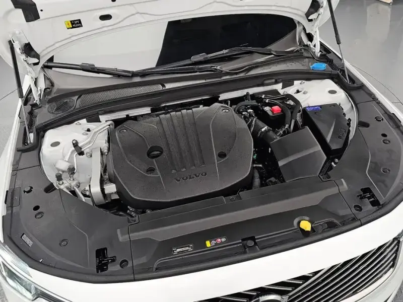 2025 Volvo S90 с пробегом 985 км