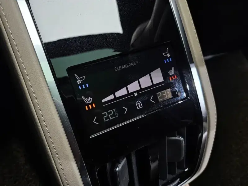 2025 Volvo S90 с пробегом 985 км