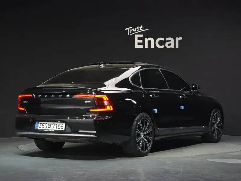 2023 Volvo S90 с пробегом 130 370 км