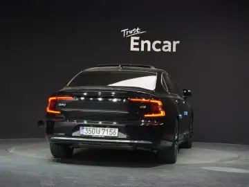 2023 Volvo S90 с пробегом 130 370 км