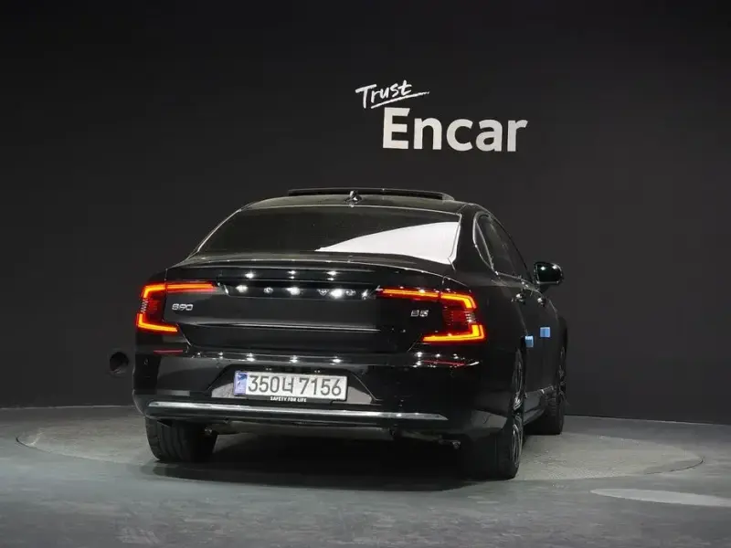2023 Volvo S90 с пробегом 130 370 км