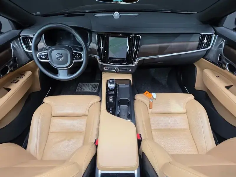 2023 Volvo S90 с пробегом 130 370 км